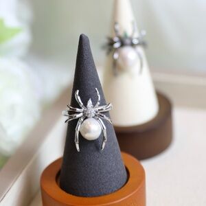 Adjustable Spider Ring with Large Freshwater Baroque Pearl / Halloween Ring